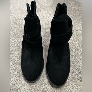 Kelsi Dagger black suede boots- cutout